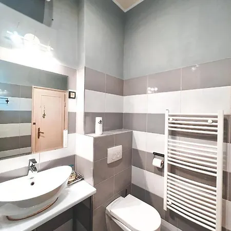 White Owl 호스텔 *