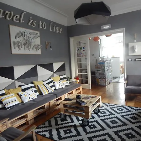 Hostel White Owl *